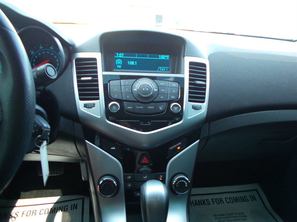 2015 Chevrolet Cruze - $10,500