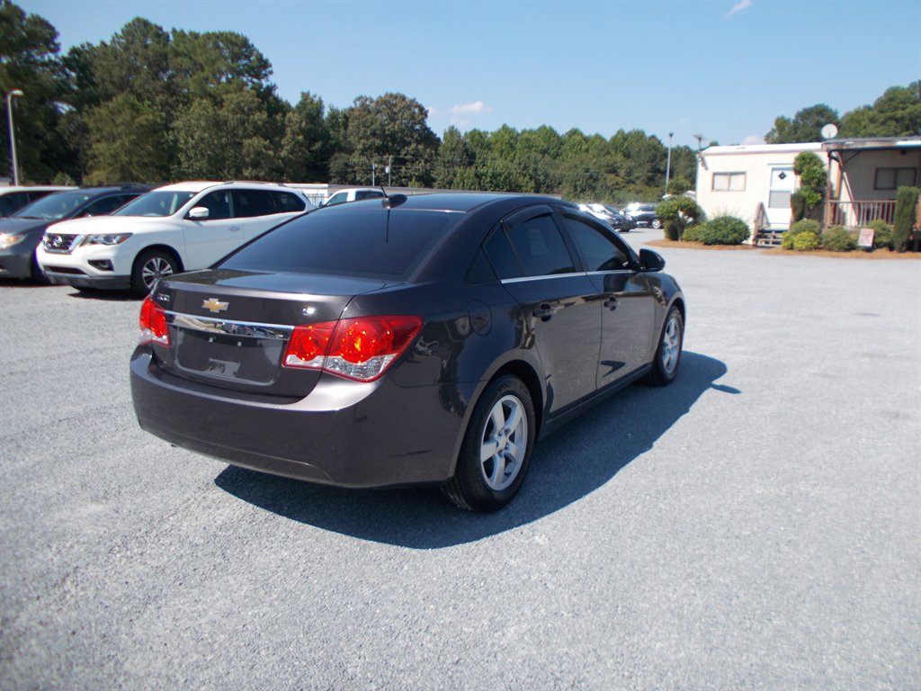 2015 Chevrolet Cruze - $10,500