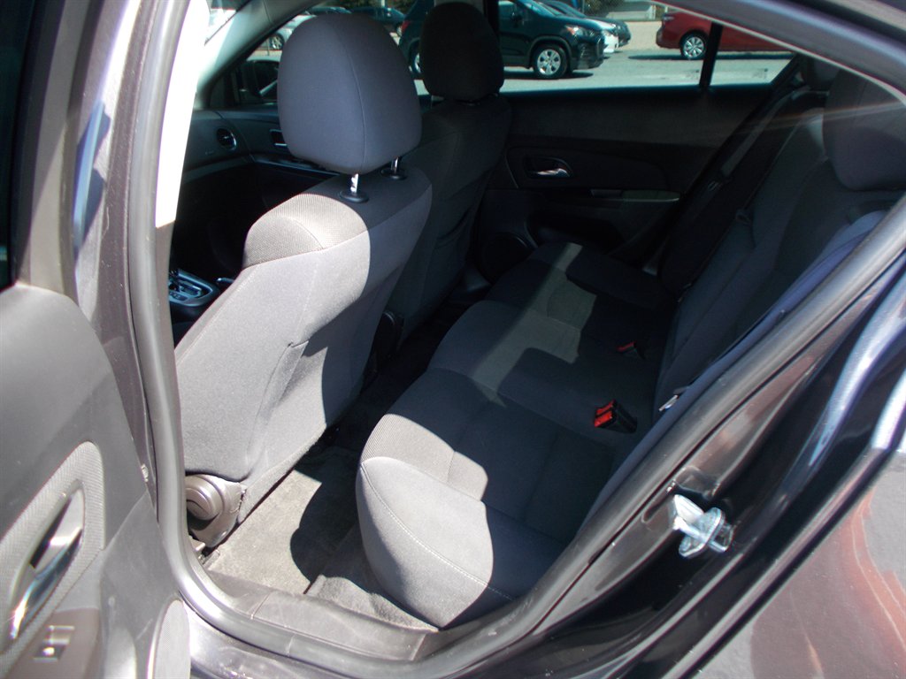 2015 Chevrolet Cruze - $10,500
