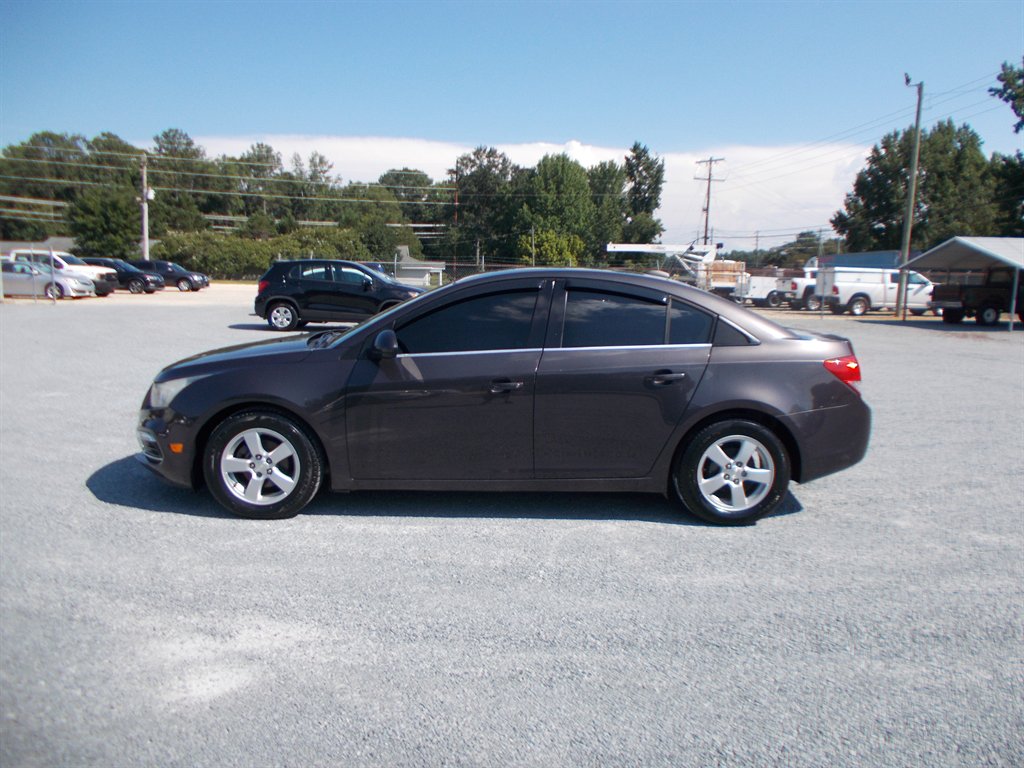 2015 Chevrolet Cruze - $10,500