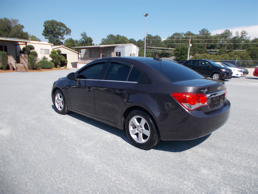 2015 Chevrolet Cruze - $10,500