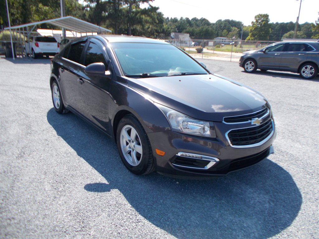 2015 Chevrolet Cruze - $10,500
