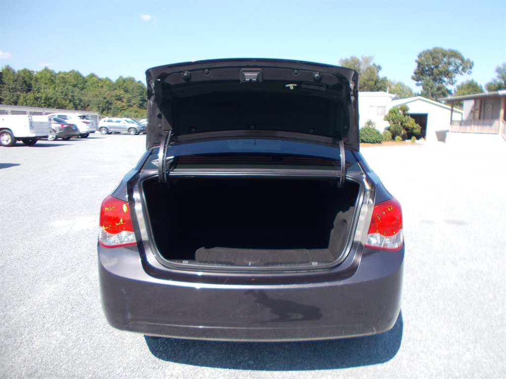 2015 Chevrolet Cruze - $10,500