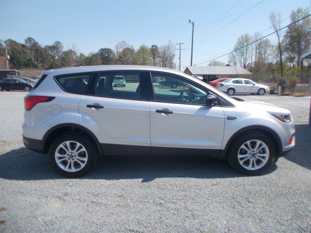 2019 Ford Escape - $11,000
