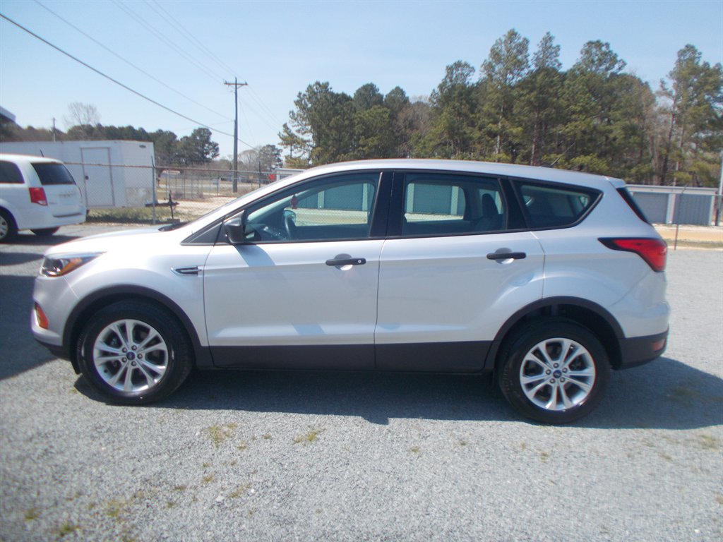2019 Ford Escape - $11,000