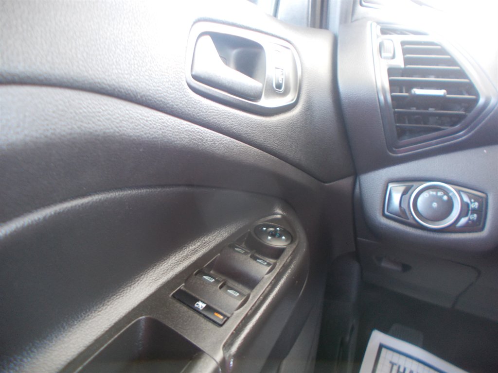 2019 Ford Escape - $11,000