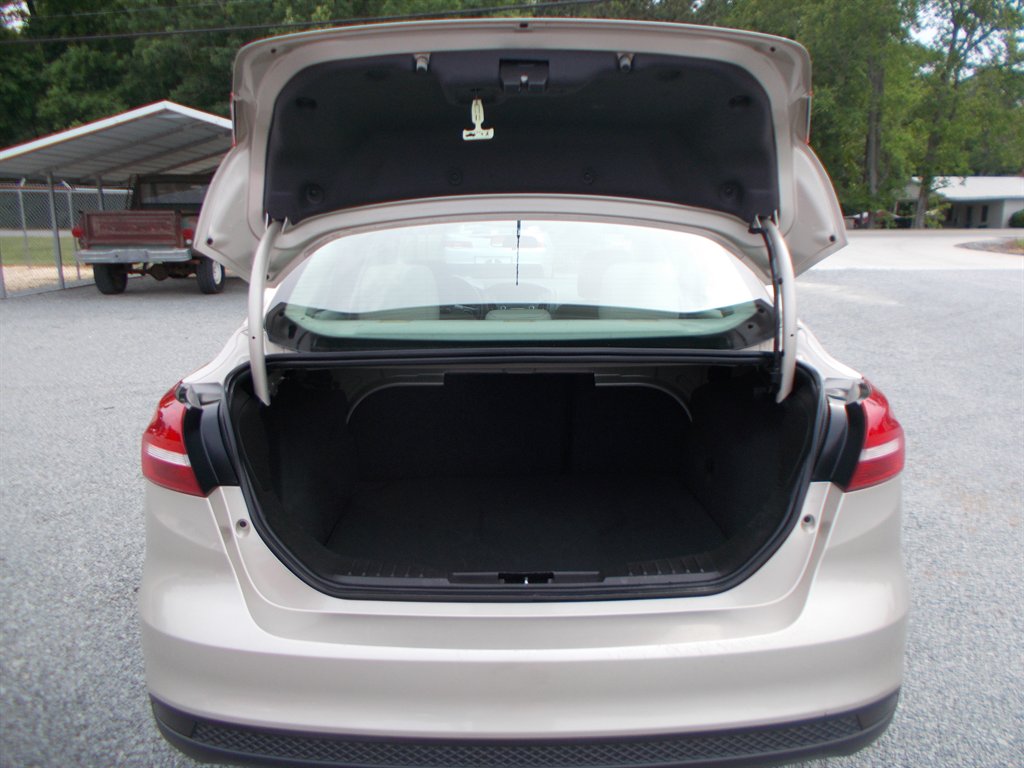 2017 Ford Focus - $10,500