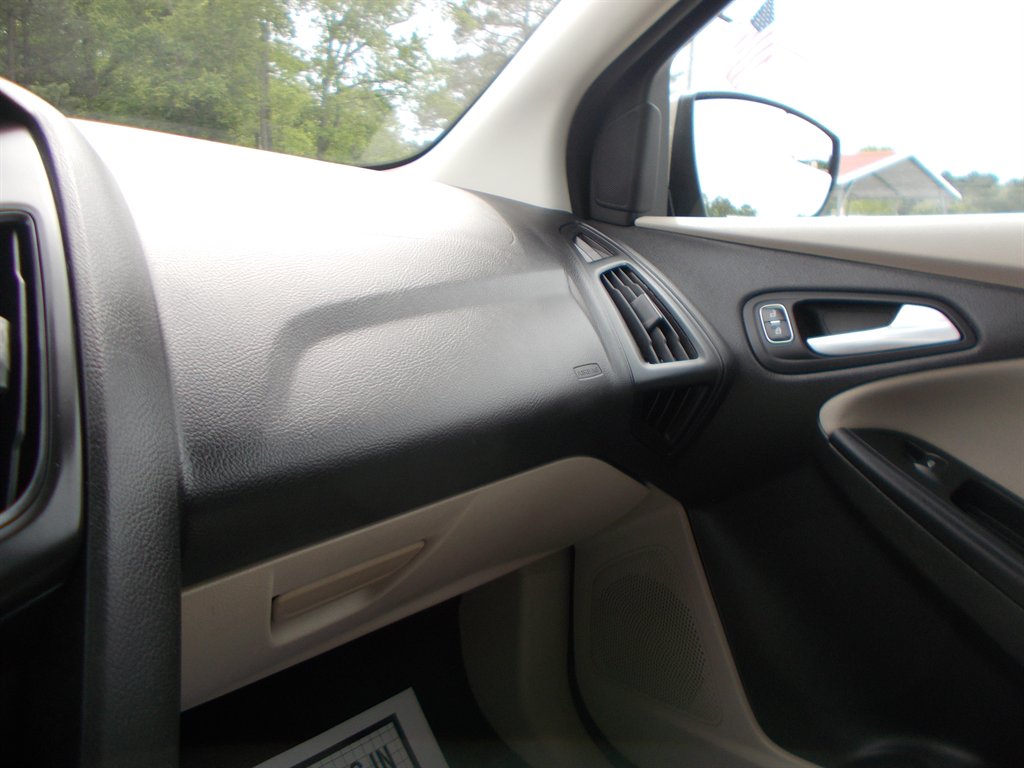 2017 Ford Focus - $10,500