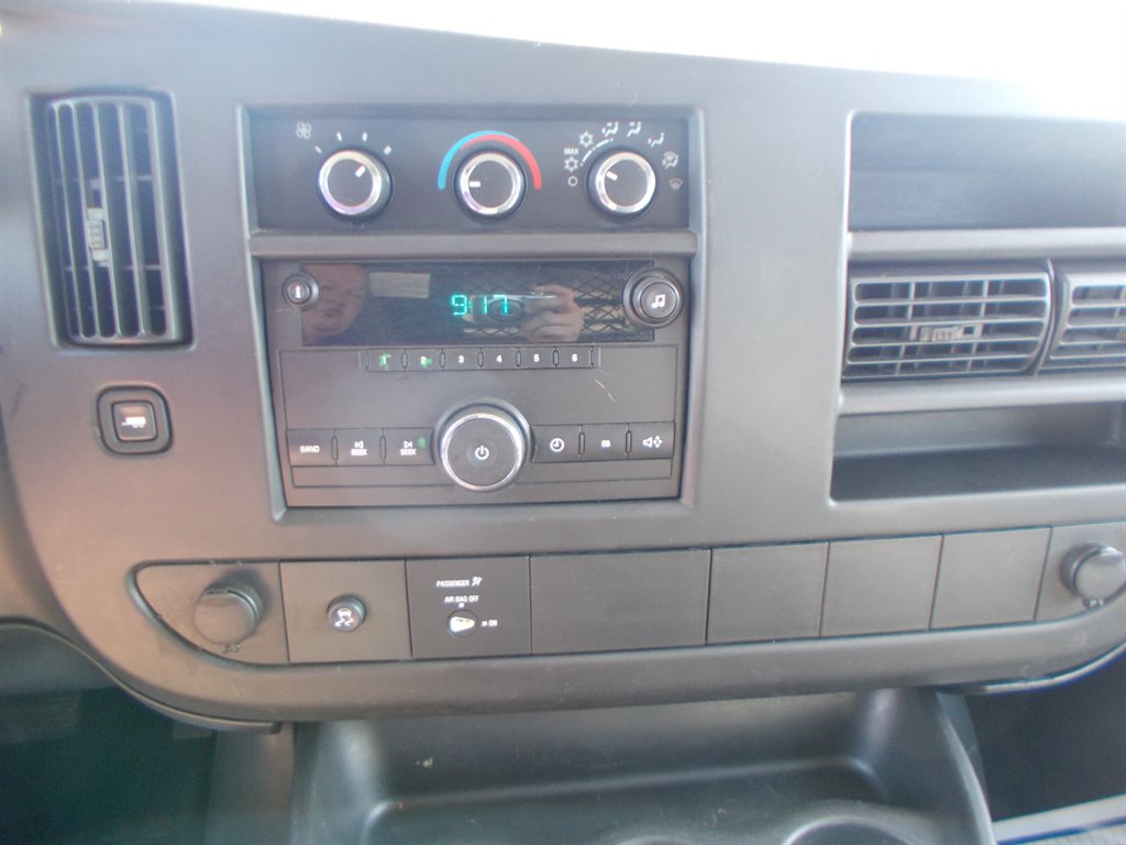 2011 GMC Savana 2500 2500 photo