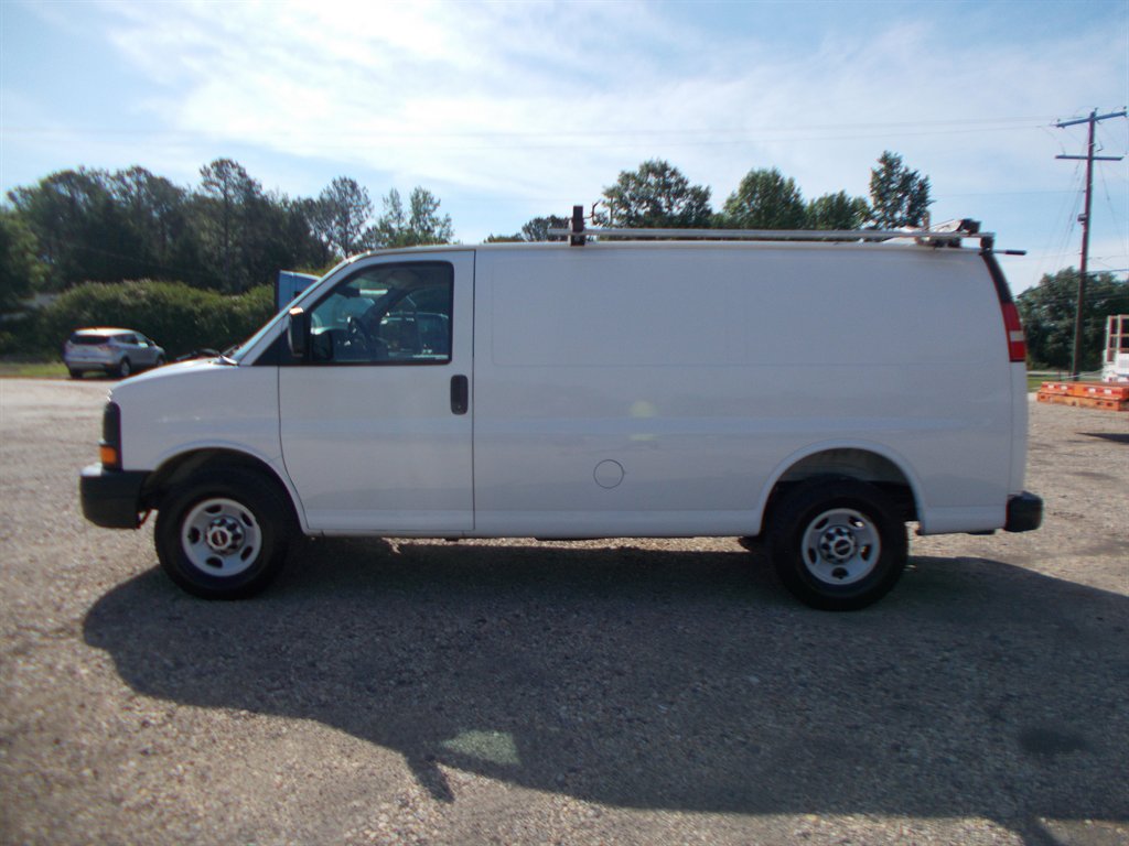 2011 GMC Savana 2500 2500 photo