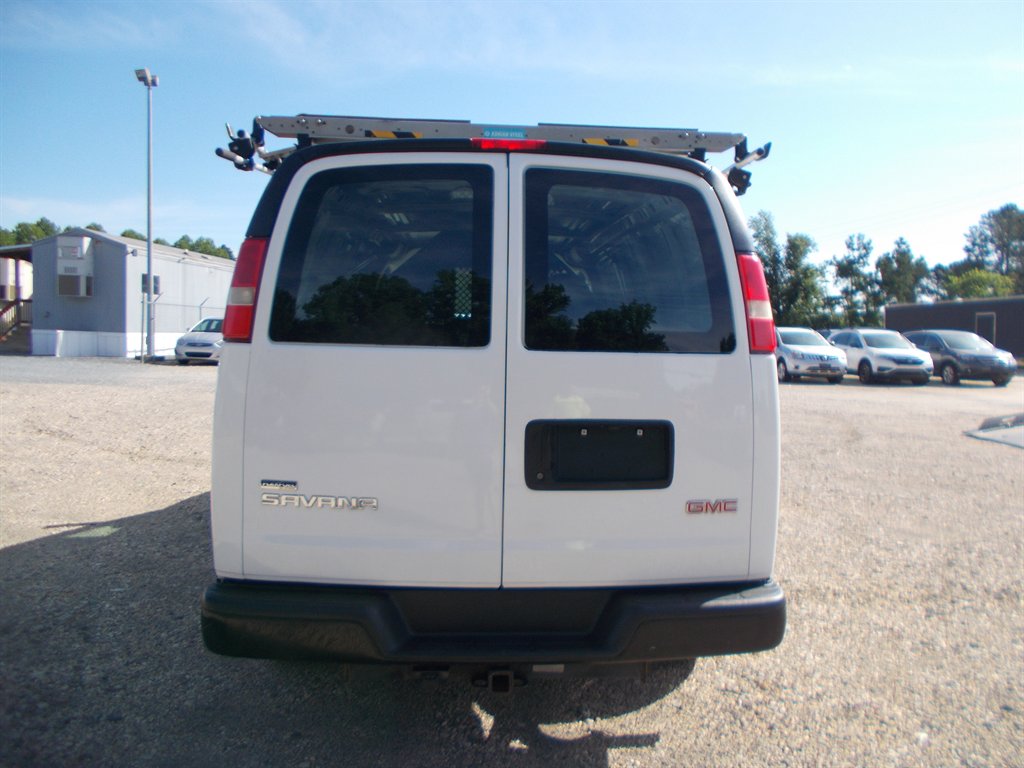 2011 GMC Savana 2500 2500 photo