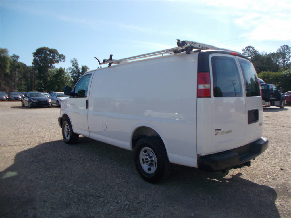 2011 GMC Savana 2500 2500 photo