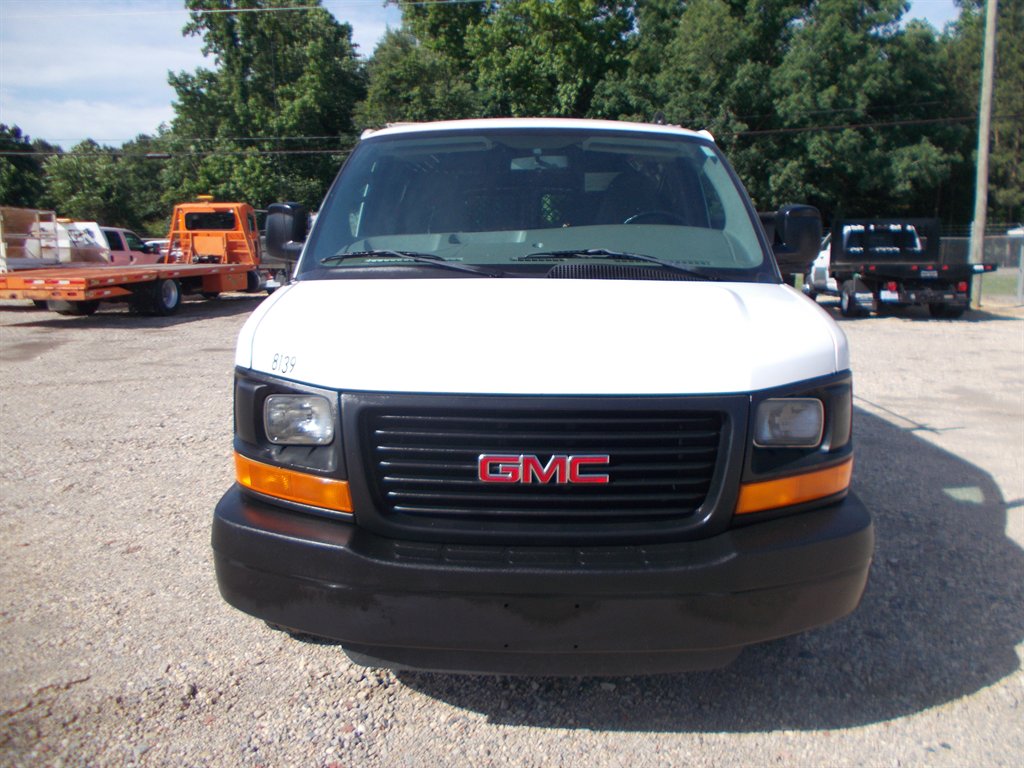 2011 GMC Savana 2500 2500 photo
