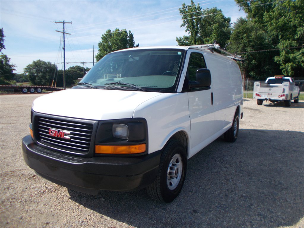 2011 GMC Savana 2500 2500 photo