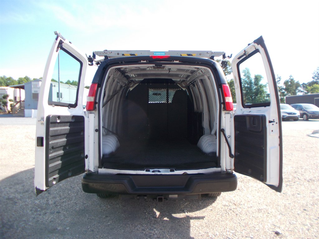 2011 GMC Savana 2500 2500 photo