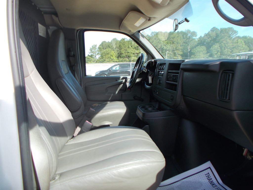 2011 GMC Savana 2500 2500 photo