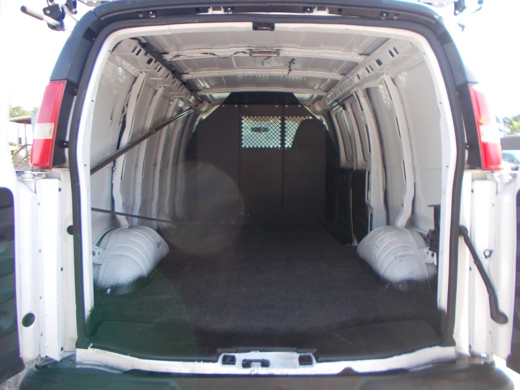 2011 GMC Savana 2500 2500 photo