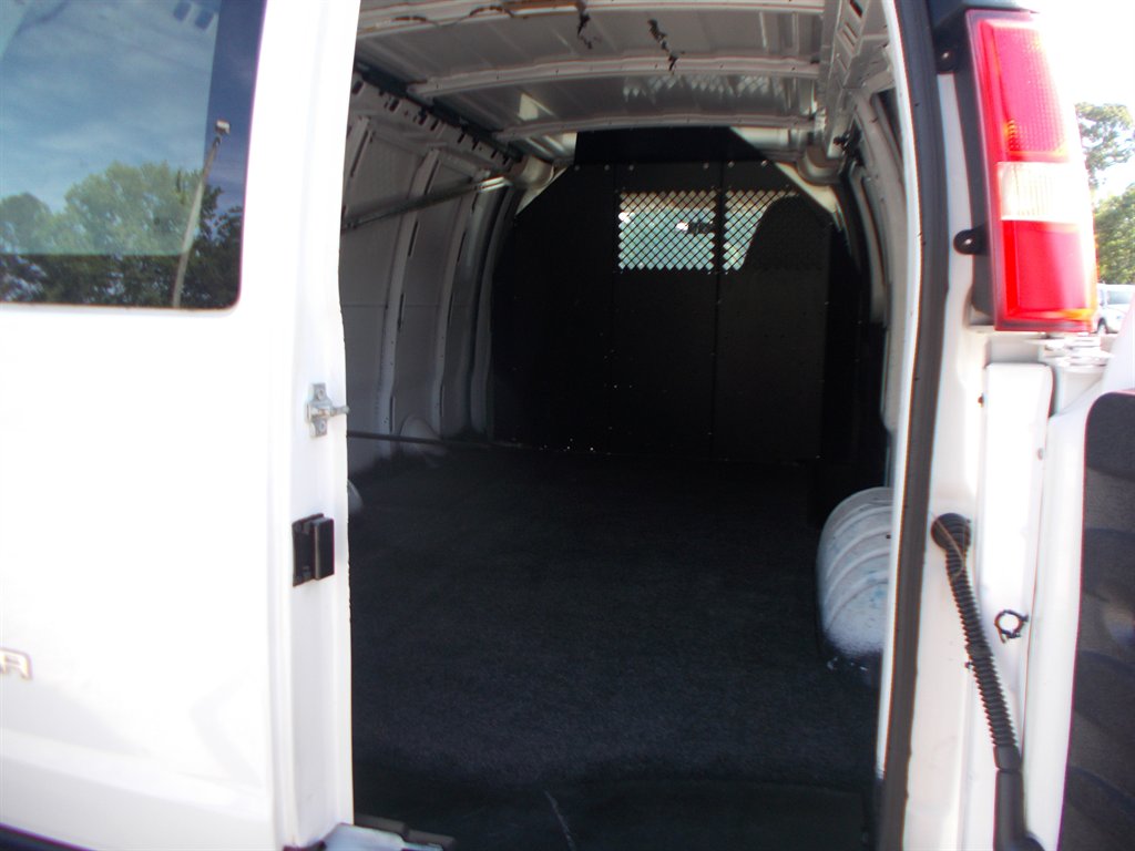 2011 GMC Savana 2500 2500 photo