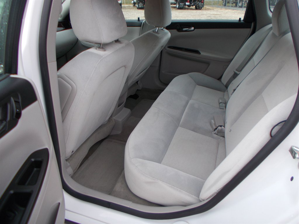 2014 Chevrolet Impala - $9,500
