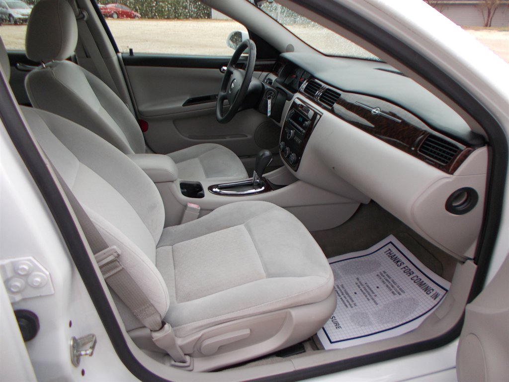 2014 Chevrolet Impala - $9,500