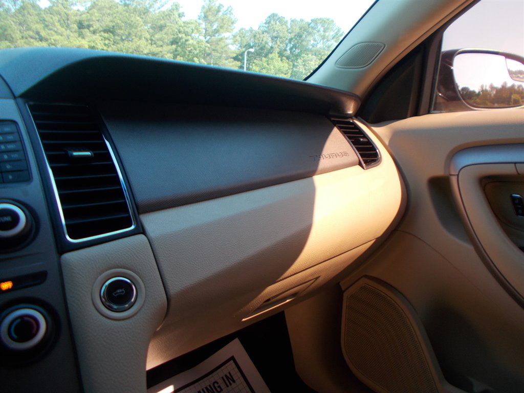 2015 Ford Taurus - $13,000