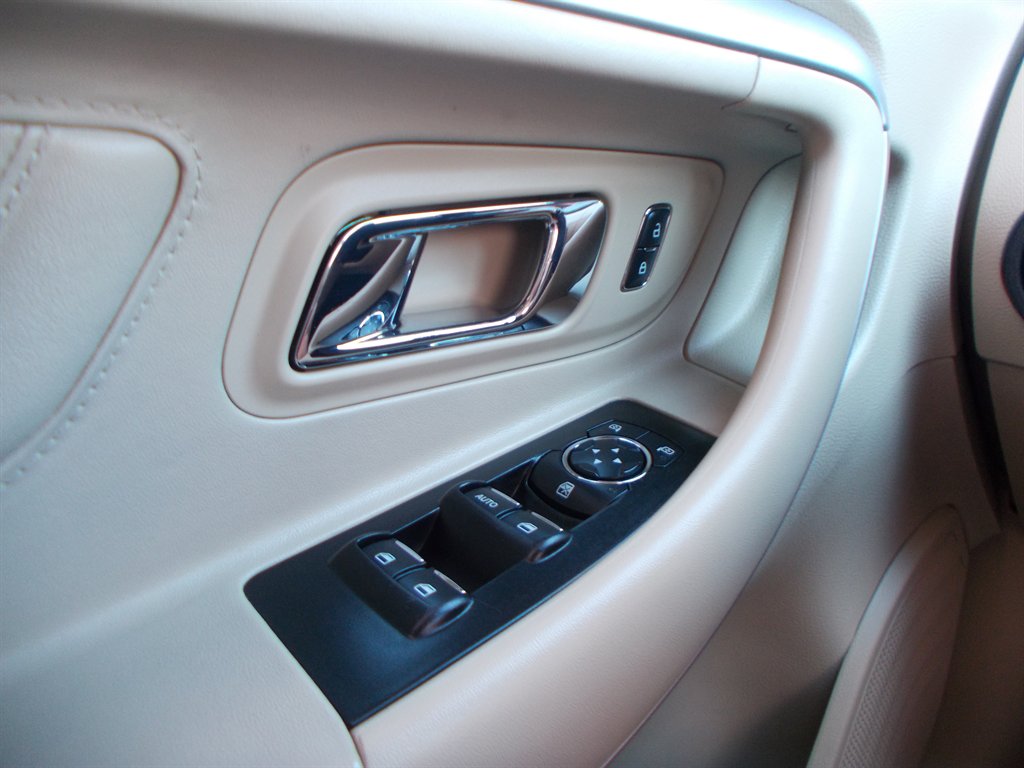 2015 Ford Taurus - $13,000