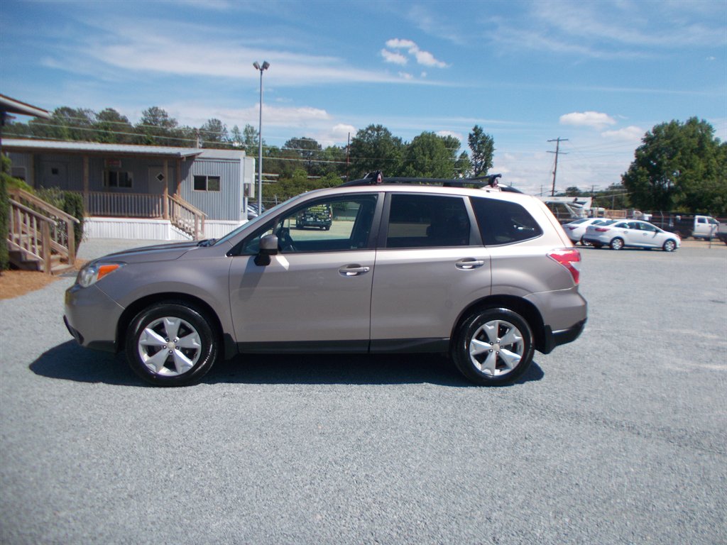 2016 Subaru Forester - $12,000
