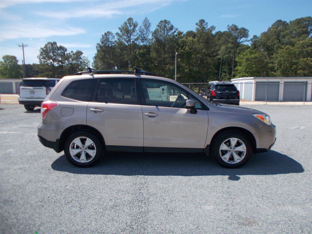 2016 Subaru Forester - $12,000