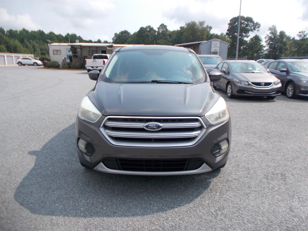2017 Ford Escape - $10,500