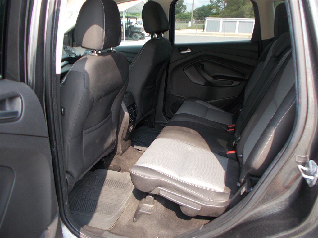 2017 Ford Escape - $10,500