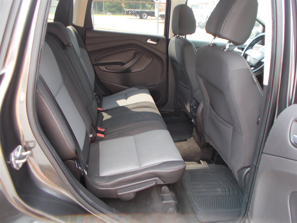 2017 Ford Escape - $10,500