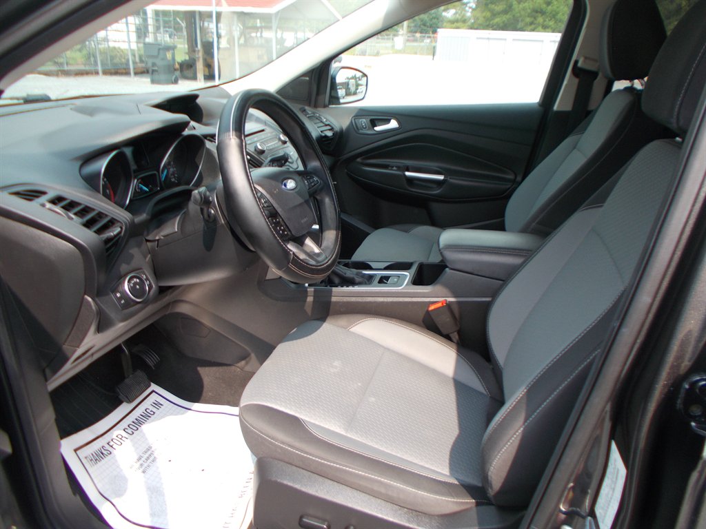 2017 Ford Escape - $10,500