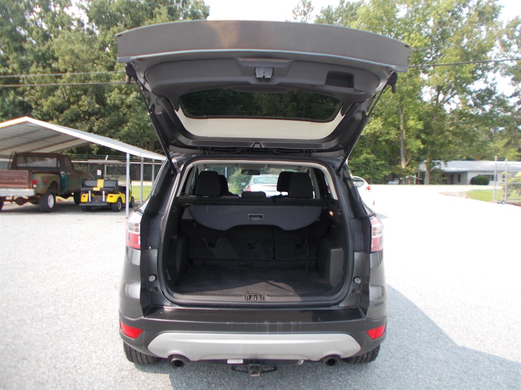 2017 Ford Escape - $10,500
