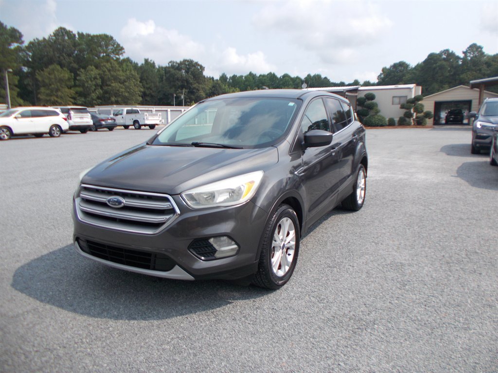 2017 Ford Escape - $10,500