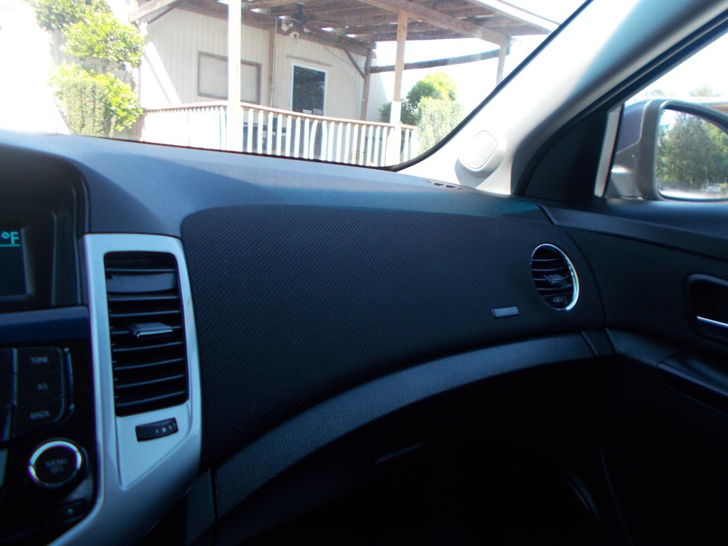 2014 Chevrolet Cruze - $10,500