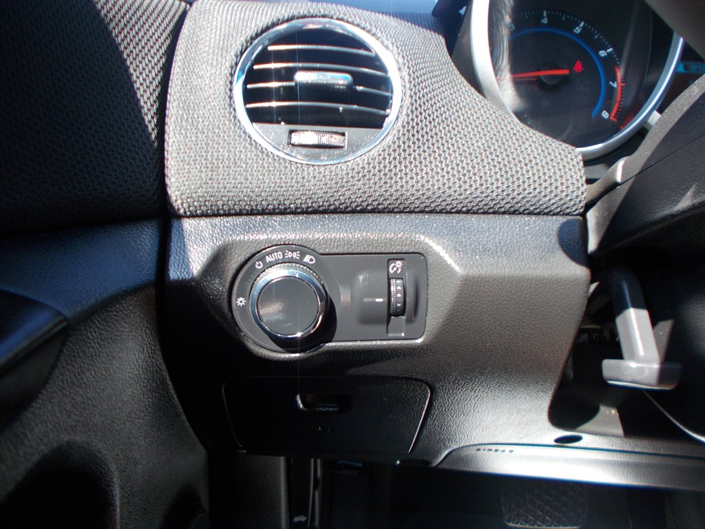 2014 Chevrolet Cruze - $10,500