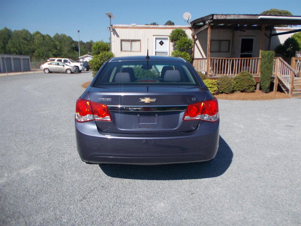 2014 Chevrolet Cruze - $10,500