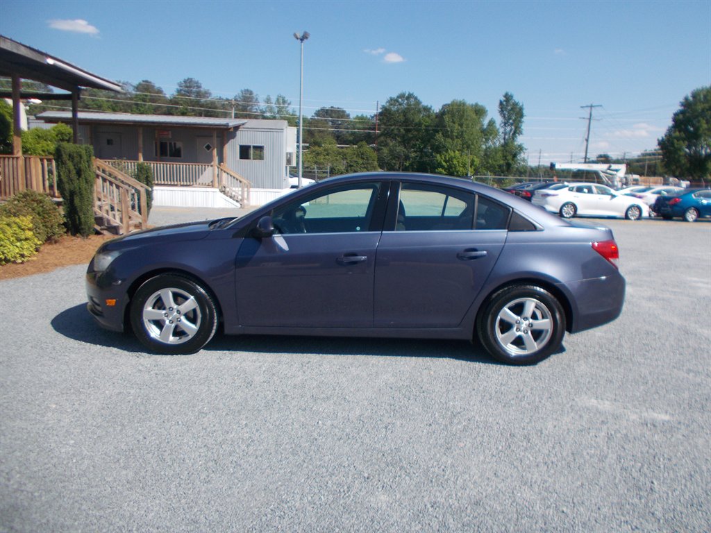 2014 Chevrolet Cruze - $10,500
