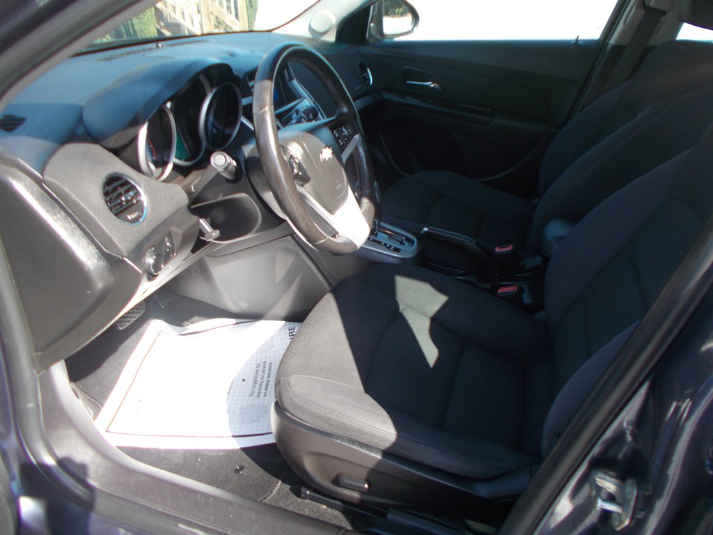 2014 Chevrolet Cruze - $10,500