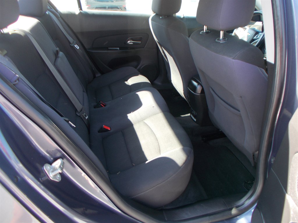 2014 Chevrolet Cruze - $10,500