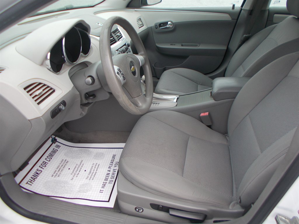 2012 Chevrolet Malibu - $10,500
