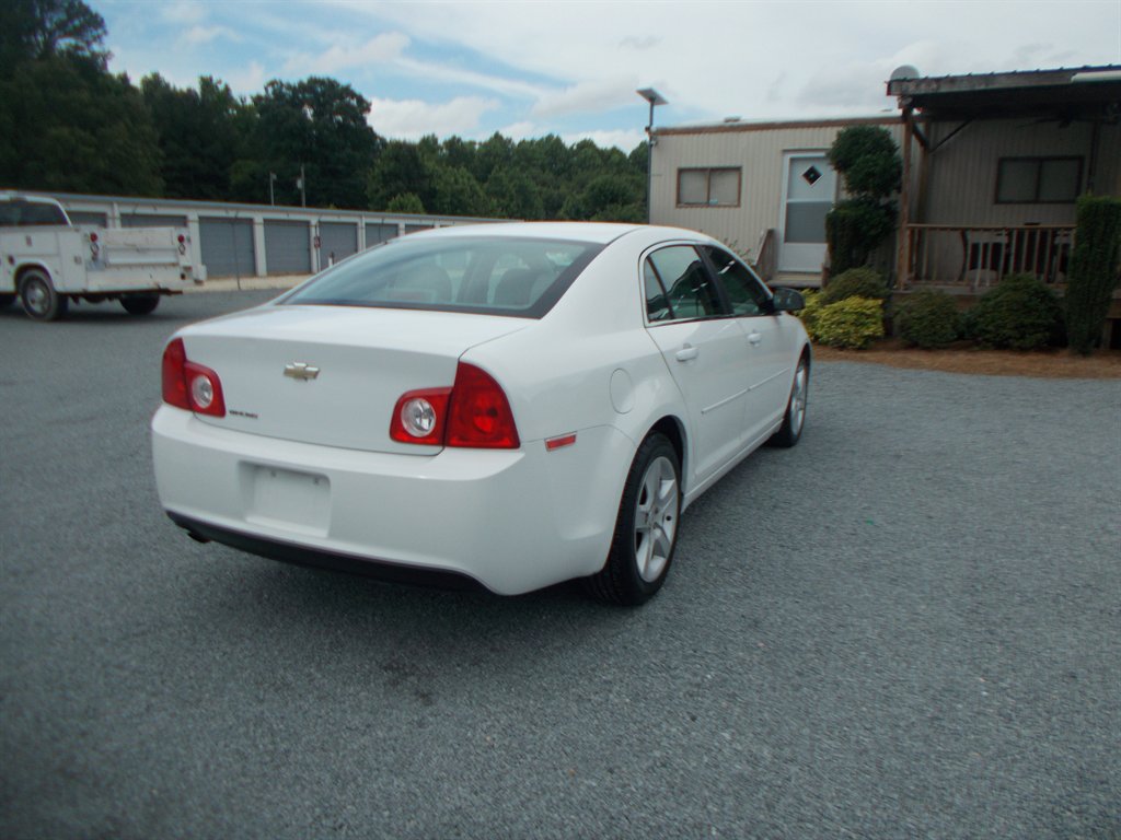 2012 Chevrolet Malibu - $10,500