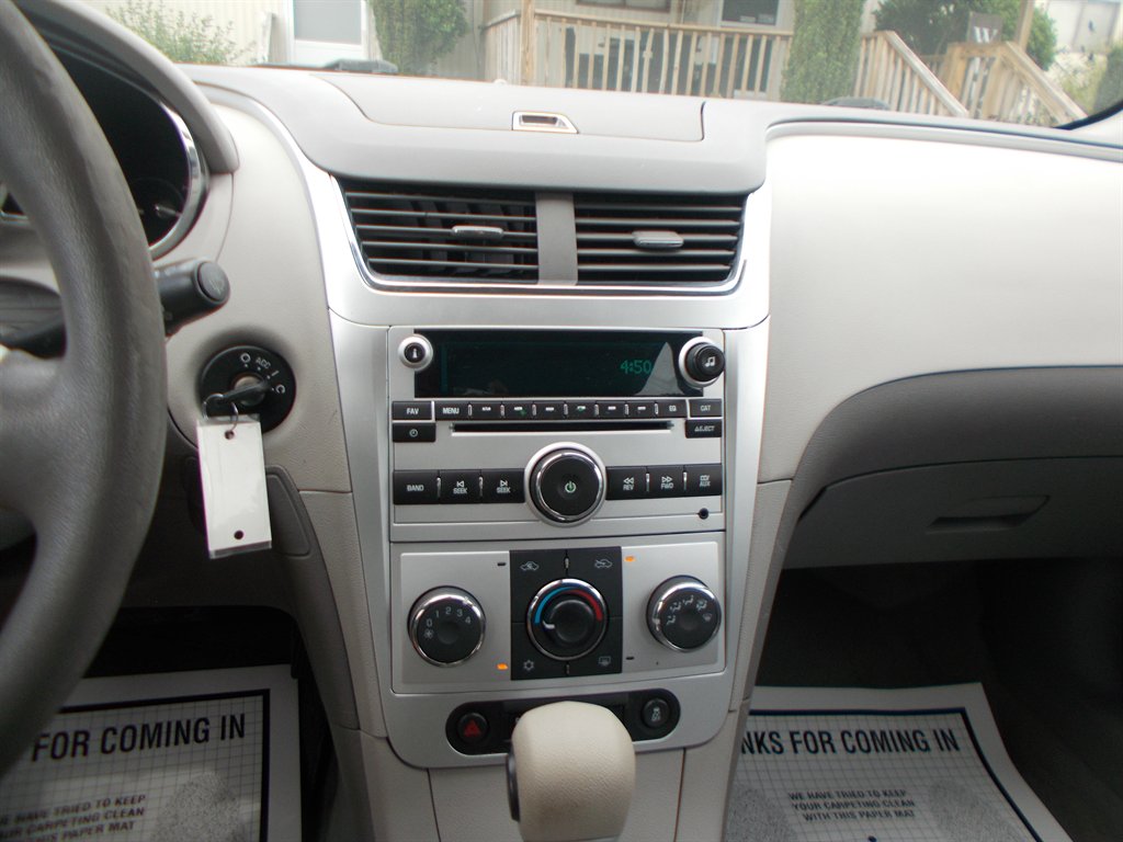 2012 Chevrolet Malibu - $10,500