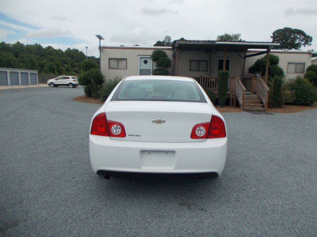 2012 Chevrolet Malibu - $10,500
