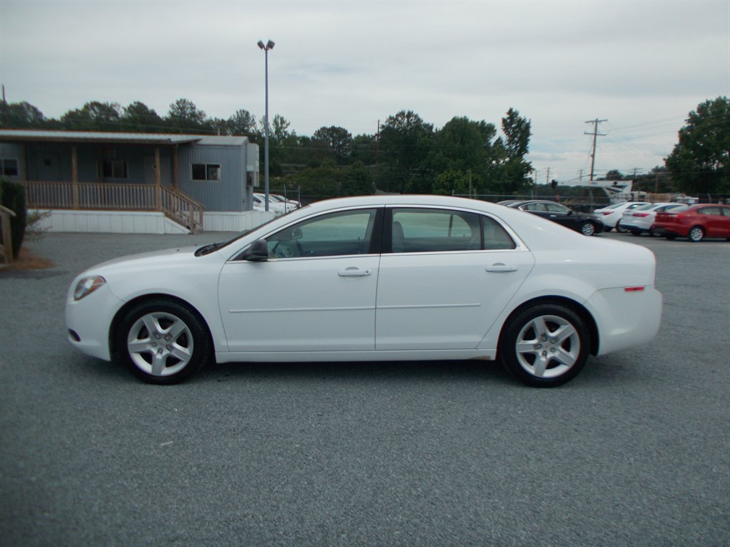 2012 Chevrolet Malibu - $10,500