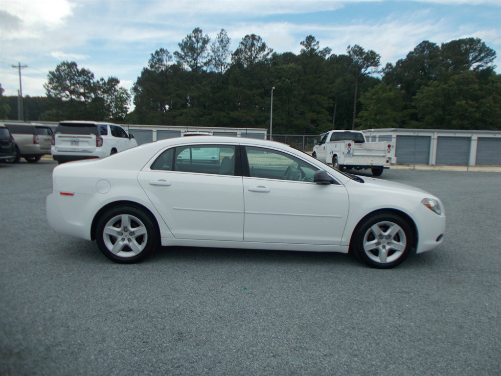 2012 Chevrolet Malibu - $10,500