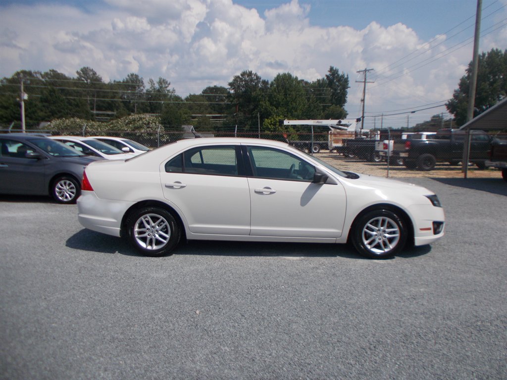 2012 Ford Fusion - $10,000