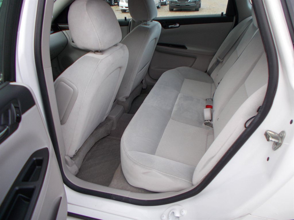 2014 Chevrolet Impala - $9,500