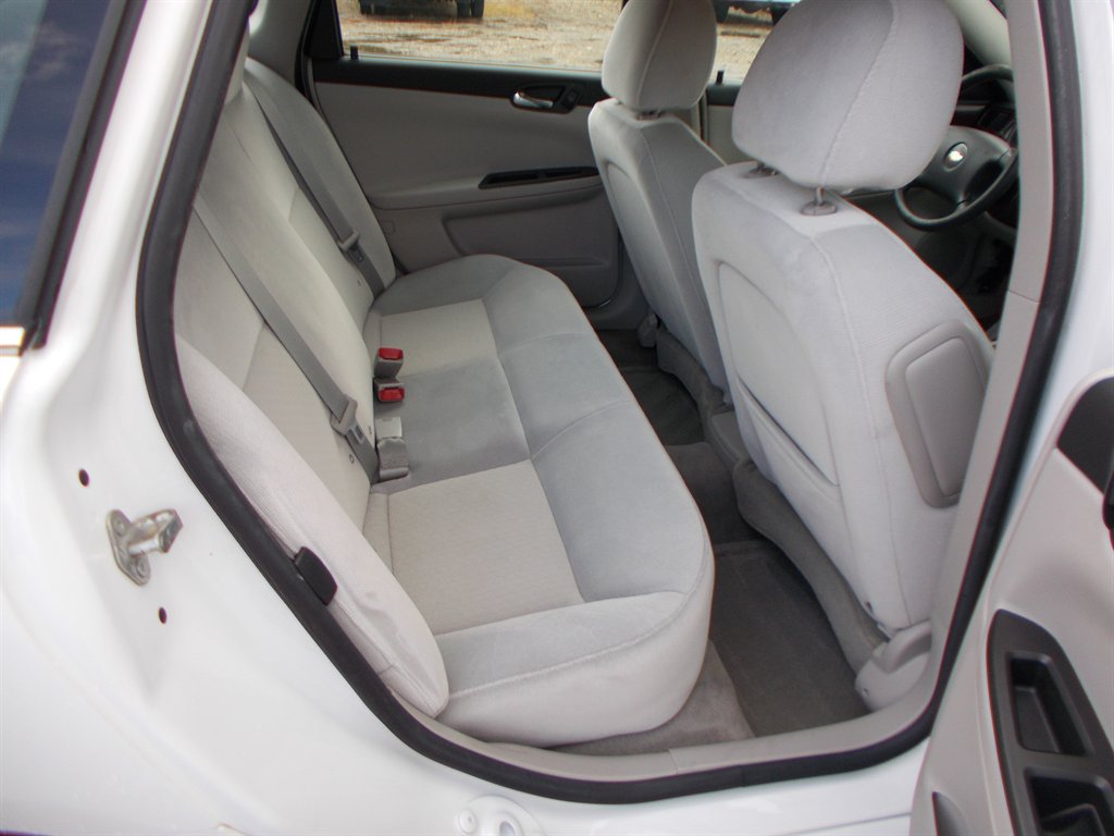 2014 Chevrolet Impala - $9,500