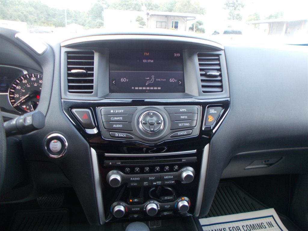 2020 Nissan Pathfinder - $13,000